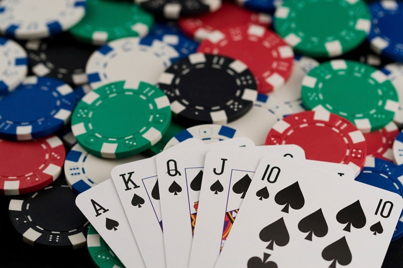 Các hình thức tham gia đánh bài Poker phổ biến